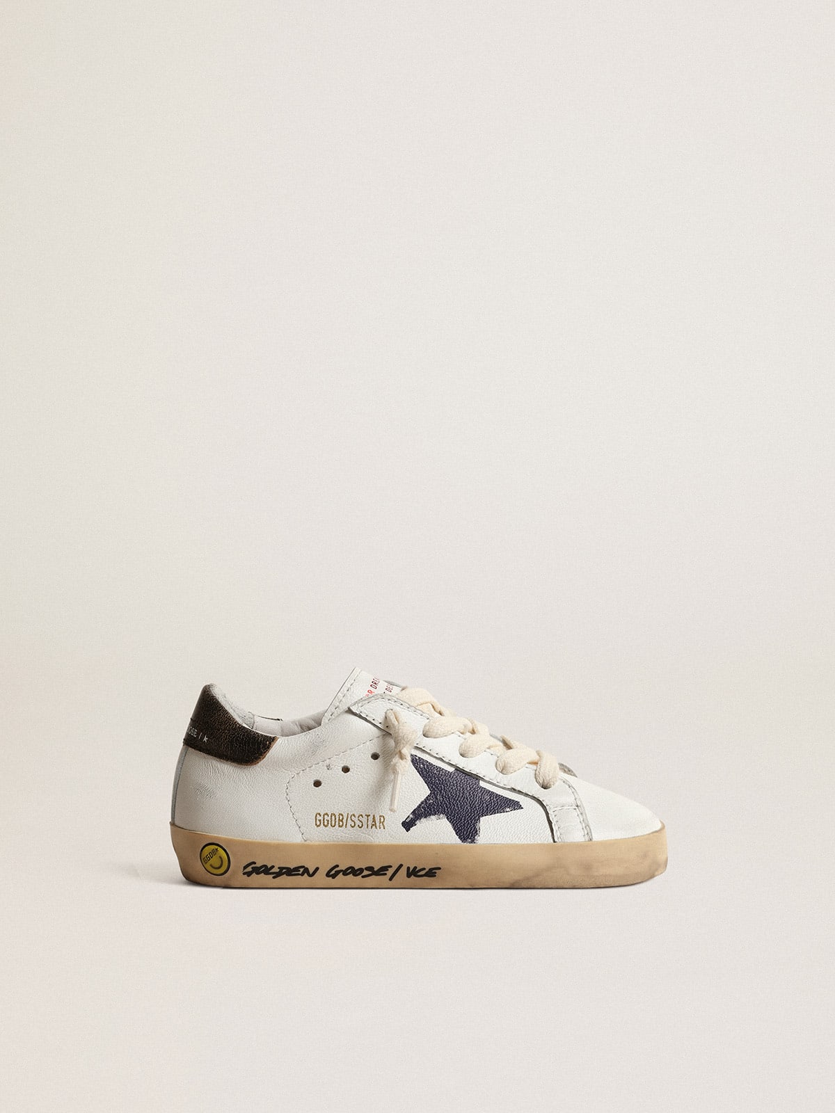 Super-Star Junior in nappa with a printed star and black heel tab
